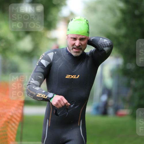 15.06.2025 - 7 Türme Triathlon Michael Strokosch http://msf.ph/oto/7965513 15.06.2025 12:19:11 Schwimmen 367, 559, 570, 649 meine-sportfotos.de