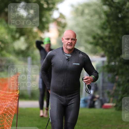 15.06.2025 - 7 Türme Triathlon Michael Strokosch http://msf.ph/oto/7965561 15.06.2025 12:19:14 Schwimmen 367, 559, 570, 649 meine-sportfotos.de