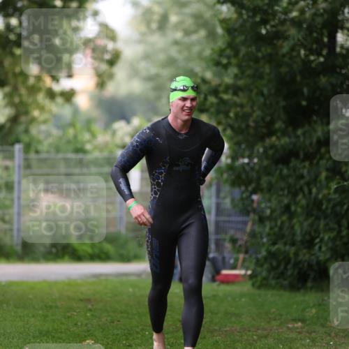 15.06.2025 - 7 Türme Triathlon Michael Strokosch http://msf.ph/oto/7965602 15.06.2025 12:19:16 Schwimmen 367, 559, 570, 649 meine-sportfotos.de