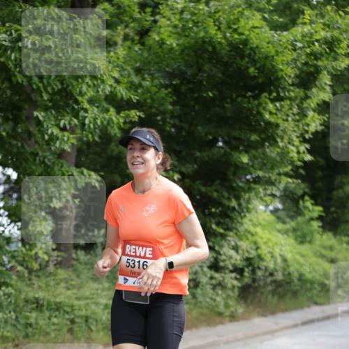 15.06.2025 - REWE Women's Run Jannik Wohlers http://msf.ph/oto/7965604 15.06.2025 10:00:16 Laufen 5316 meine-sportfotos.de