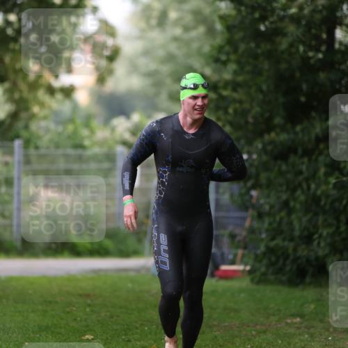 15.06.2025 - 7 Türme Triathlon Michael Strokosch http://msf.ph/oto/7965608 15.06.2025 12:19:17 Schwimmen 367, 559, 570, 649 meine-sportfotos.de