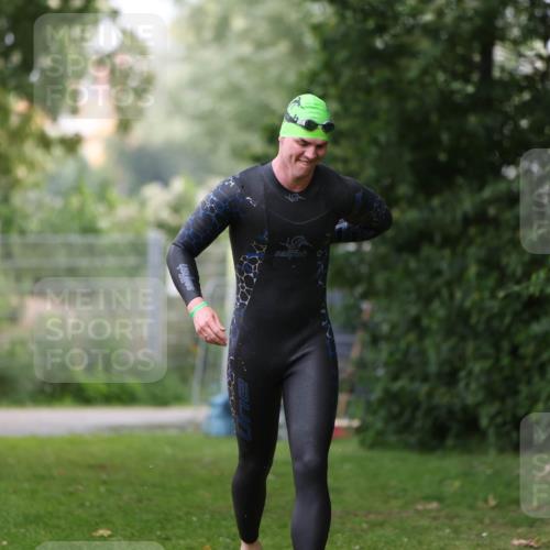 15.06.2025 - 7 Türme Triathlon Michael Strokosch http://msf.ph/oto/7965623 15.06.2025 12:19:17 Schwimmen 367, 559, 570, 649 meine-sportfotos.de