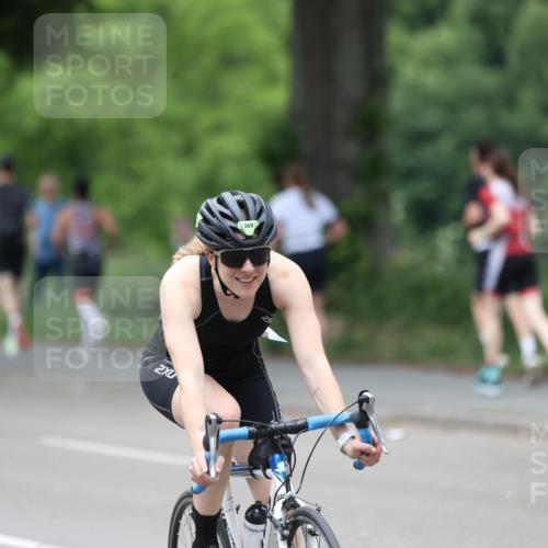 15.06.2025 - 7 Türme Triathlon Yannick Fuchs http://msf.ph/oto/7965836 15.06.2025 14:00:20 Radfahren 405 meine-sportfotos.de