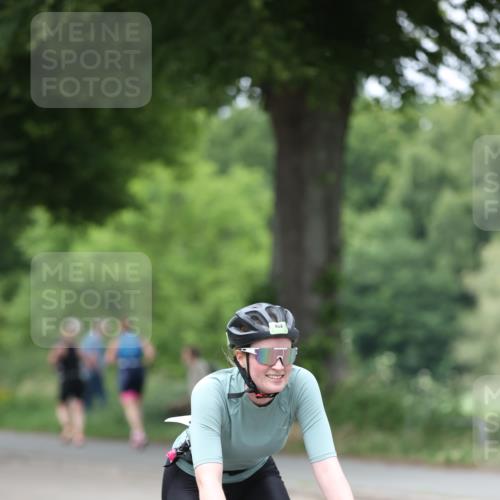 15.06.2025 - 7 Türme Triathlon Yannick Fuchs http://msf.ph/oto/7965894 15.06.2025 14:00:27 Radfahren 405 meine-sportfotos.de