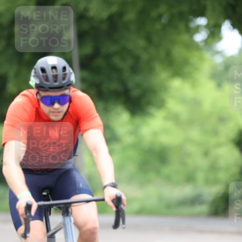 15.06.2025 - 7 Türme Triathlon Yannick Fuchs http://msf.ph/oto/7965997 15.06.2025 11:16:22 Radfahren 256, 308 meine-sportfotos.de