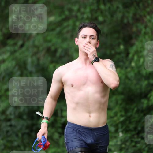15.06.2025 - 7 Türme Triathlon Michael Strokosch http://msf.ph/oto/7966061 15.06.2025 12:20:01 Schwimmen 372, 483, 488, 536, 550, 585, 594, 595, 612, 631, 635 meine-sportfotos.de