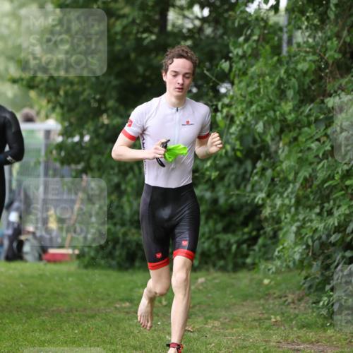 15.06.2025 - 7 Türme Triathlon Michael Strokosch http://msf.ph/oto/7966087 15.06.2025 12:20:08 Schwimmen 372, 438, 488, 536, 550, 585, 594, 595, 604, 631, 635 meine-sportfotos.de