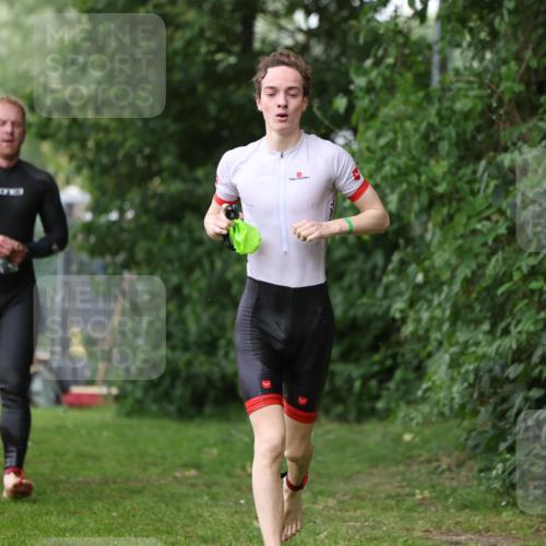 15.06.2025 - 7 Türme Triathlon Michael Strokosch http://msf.ph/oto/7966092 15.06.2025 12:20:08 Schwimmen 372, 438, 488, 536, 550, 585, 594, 595, 604, 631, 635 meine-sportfotos.de