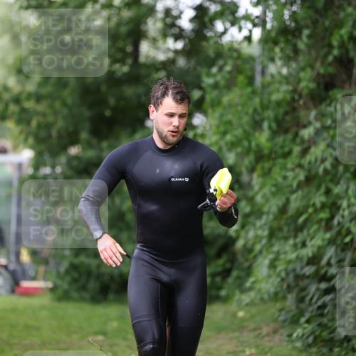 15.06.2025 - 7 Türme Triathlon Michael Strokosch http://msf.ph/oto/7966196 15.06.2025 12:20:16 Schwimmen 372, 438, 573, 595, 604, 610, 613, 631, 634 meine-sportfotos.de