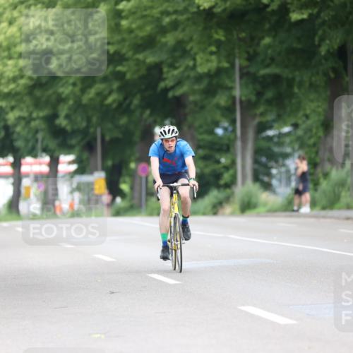 15.06.2025 - 7 Türme Triathlon Yannick Fuchs http://msf.ph/oto/7966301 15.06.2025 11:17:17 Radfahren 230, 245 meine-sportfotos.de