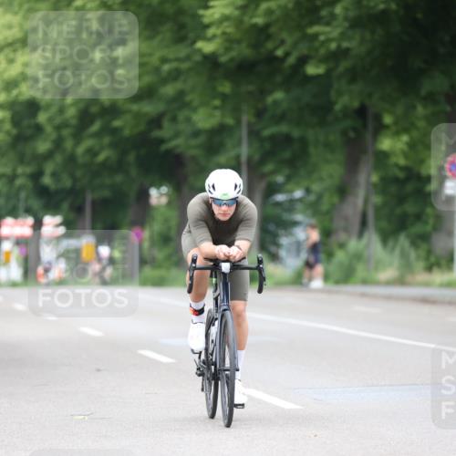 15.06.2025 - 7 Türme Triathlon Yannick Fuchs http://msf.ph/oto/7966386 15.06.2025 11:17:29 Radfahren 235, 271, 284 meine-sportfotos.de