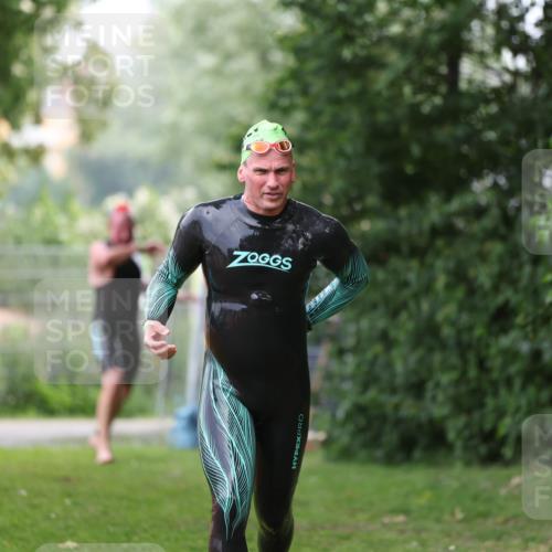 15.06.2025 - 7 Türme Triathlon Michael Strokosch http://msf.ph/oto/7966519 15.06.2025 12:20:48 Schwimmen 385, 434, 499, 557, 568, 597, 625 meine-sportfotos.de
