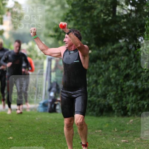 15.06.2025 - 7 Türme Triathlon Michael Strokosch http://msf.ph/oto/7966587 15.06.2025 12:20:52 Schwimmen 385, 434, 557, 568, 597, 625 meine-sportfotos.de
