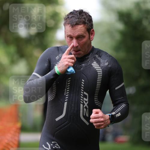 15.06.2025 - 7 Türme Triathlon Michael Strokosch http://msf.ph/oto/7966828 15.06.2025 12:21:05 Schwimmen 434, 557, 568, 592, 597, 625, 674 meine-sportfotos.de
