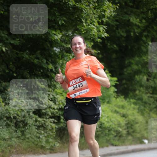 15.06.2025 - REWE Women's Run Jannik Wohlers http://msf.ph/oto/7966904 15.06.2025 10:02:01 Laufen 5443 meine-sportfotos.de