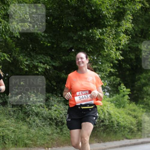 15.06.2025 - REWE Women's Run Jannik Wohlers http://msf.ph/oto/7966954 15.06.2025 10:02:01 Laufen 5443 meine-sportfotos.de
