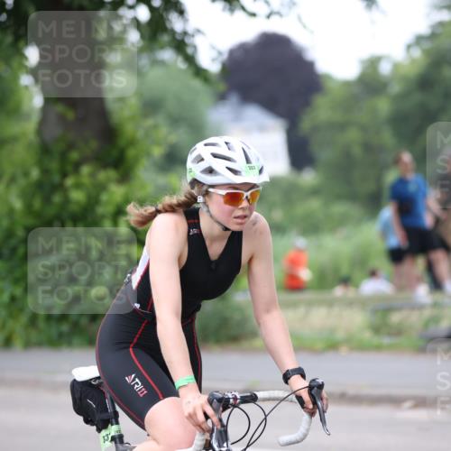 15.06.2025 - 7 Türme Triathlon Yannick Fuchs http://msf.ph/oto/7966983 15.06.2025 14:11:03 Radfahren  meine-sportfotos.de