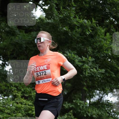 15.06.2025 - REWE Women's Run Jannik Wohlers http://msf.ph/oto/7967293 15.06.2025 10:02:16 Laufen 5372 meine-sportfotos.de