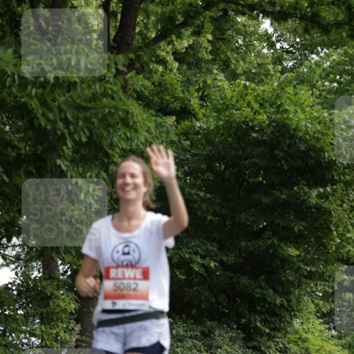 15.06.2025 - REWE Women's Run Jannik Wohlers http://msf.ph/oto/7967359 15.06.2025 10:02:23 Laufen 5082 meine-sportfotos.de