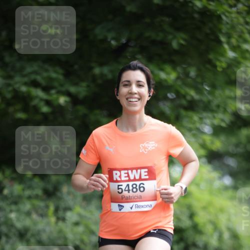 15.06.2025 - REWE Women's Run Jannik Wohlers http://msf.ph/oto/7967547 15.06.2025 10:02:43 Laufen 5486 meine-sportfotos.de