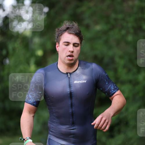 15.06.2025 - 7 Türme Triathlon Michael Strokosch http://msf.ph/oto/7967579 15.06.2025 12:51:54 Schwimmen 817, 940, 999 meine-sportfotos.de