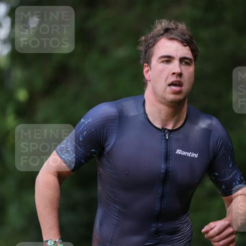 15.06.2025 - 7 Türme Triathlon Michael Strokosch http://msf.ph/oto/7967585 15.06.2025 12:51:54 Schwimmen 817, 940, 999 meine-sportfotos.de