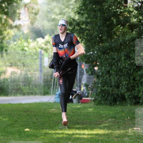 15.06.2025 - 7 Türme Triathlon Michael Strokosch http://msf.ph/oto/7967588 15.06.2025 12:51:58 Schwimmen 817, 940 meine-sportfotos.de
