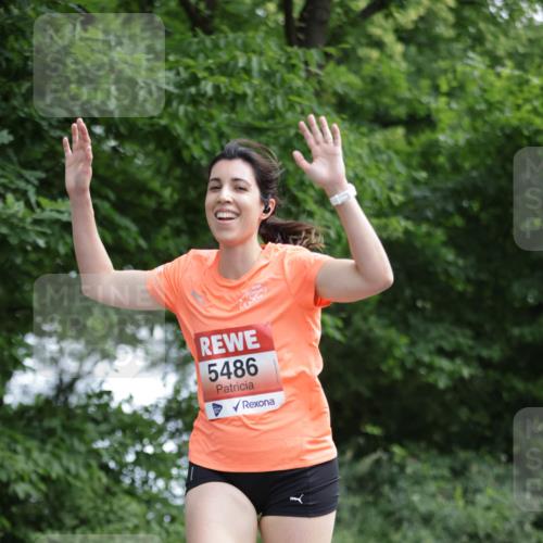 15.06.2025 - REWE Women's Run Jannik Wohlers http://msf.ph/oto/7967599 15.06.2025 10:02:45 Laufen 5486 meine-sportfotos.de