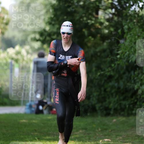 15.06.2025 - 7 Türme Triathlon Michael Strokosch http://msf.ph/oto/7967610 15.06.2025 12:52:00 Schwimmen 817, 940, 983 meine-sportfotos.de