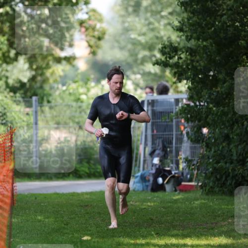 15.06.2025 - 7 Türme Triathlon Michael Strokosch http://msf.ph/oto/7967655 15.06.2025 12:52:14 Schwimmen 983 meine-sportfotos.de