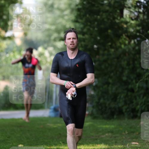 15.06.2025 - 7 Türme Triathlon Michael Strokosch http://msf.ph/oto/7967665 15.06.2025 12:52:16 Schwimmen 983 meine-sportfotos.de