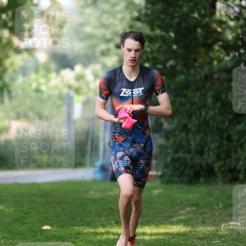 15.06.2025 - 7 Türme Triathlon Michael Strokosch http://msf.ph/oto/7967699 15.06.2025 12:52:20 Schwimmen 983 meine-sportfotos.de