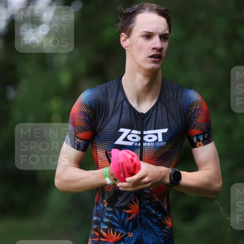 15.06.2025 - 7 Türme Triathlon Michael Strokosch http://msf.ph/oto/7967724 15.06.2025 12:52:22 Schwimmen 983 meine-sportfotos.de