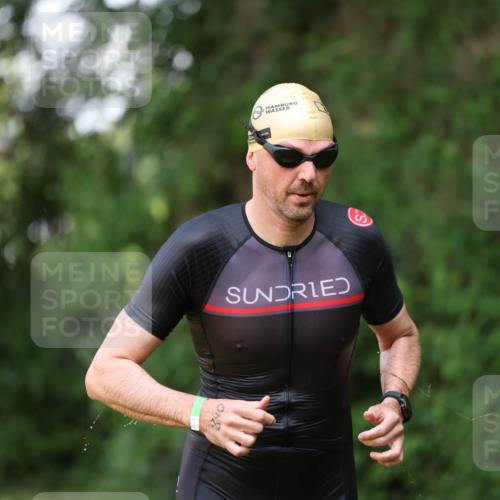 15.06.2025 - 7 Türme Triathlon Michael Strokosch http://msf.ph/oto/7967811 15.06.2025 12:52:54 Schwimmen 840, 924, 1073, 1171 meine-sportfotos.de