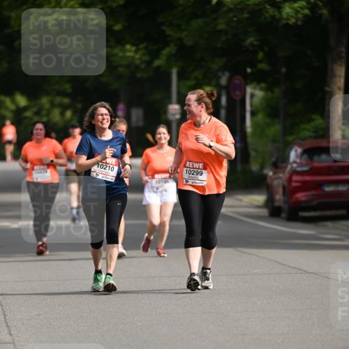 15.06.2025 - REWE Women's Run Dr. Thomas Lammeyer http://msf.ph/oto/7967827 15.06.2025 09:55:35 Laufen 10210, 10299, 10299 meine-sportfotos.de