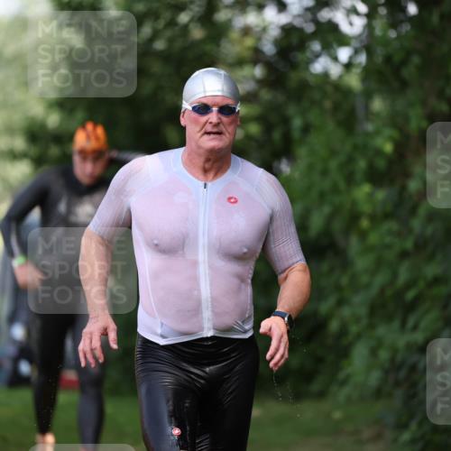 15.06.2025 - 7 Türme Triathlon Michael Strokosch http://msf.ph/oto/7967840 15.06.2025 12:53:08 Schwimmen 924, 1073 meine-sportfotos.de