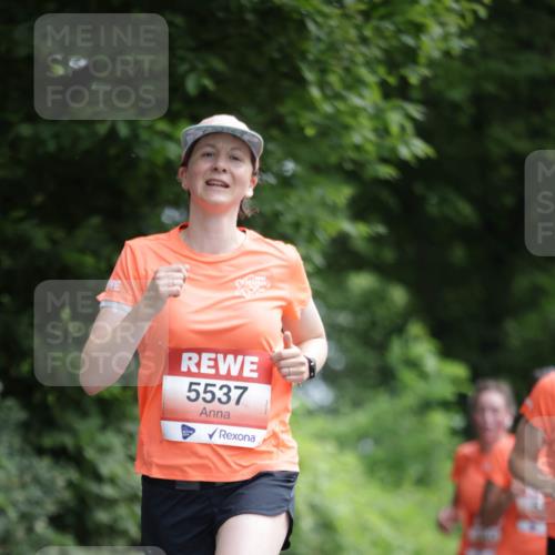 15.06.2025 - REWE Women's Run Jannik Wohlers http://msf.ph/oto/7967842 15.06.2025 10:02:59 Laufen 5537 meine-sportfotos.de