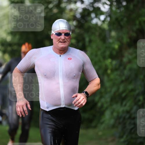 15.06.2025 - 7 Türme Triathlon Michael Strokosch http://msf.ph/oto/7967843 15.06.2025 12:53:08 Schwimmen 924, 1073 meine-sportfotos.de