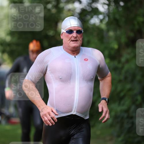 15.06.2025 - 7 Türme Triathlon Michael Strokosch http://msf.ph/oto/7967849 15.06.2025 12:53:08 Schwimmen 924, 1073 meine-sportfotos.de