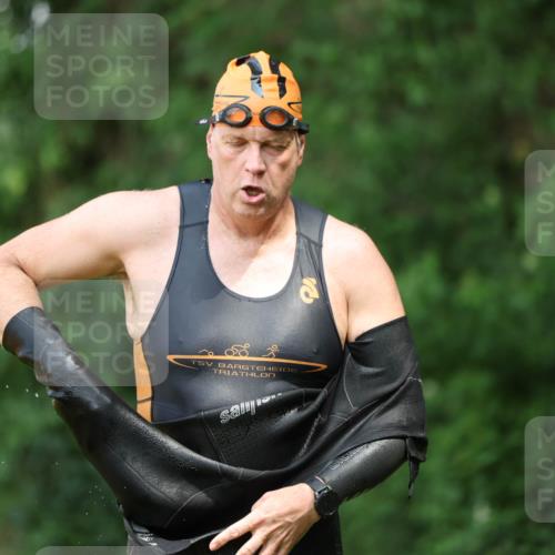 15.06.2025 - 7 Türme Triathlon Michael Strokosch http://msf.ph/oto/7967870 15.06.2025 12:53:11 Schwimmen 924, 1073 meine-sportfotos.de