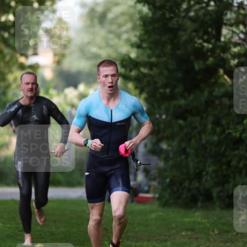 15.06.2025 - 7 Türme Triathlon Michael Strokosch http://msf.ph/oto/7967946 15.06.2025 12:53:47 Schwimmen 760, 862, 1072, 1133, 1156 meine-sportfotos.de