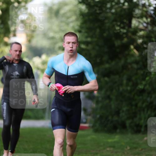 15.06.2025 - 7 Türme Triathlon Michael Strokosch http://msf.ph/oto/7967954 15.06.2025 12:53:48 Schwimmen 760, 862, 1072, 1133, 1156 meine-sportfotos.de