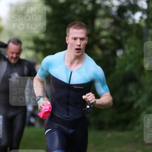 15.06.2025 - 7 Türme Triathlon Michael Strokosch http://msf.ph/oto/7967971 15.06.2025 12:53:49 Schwimmen 760, 862, 1072, 1133, 1156 meine-sportfotos.de