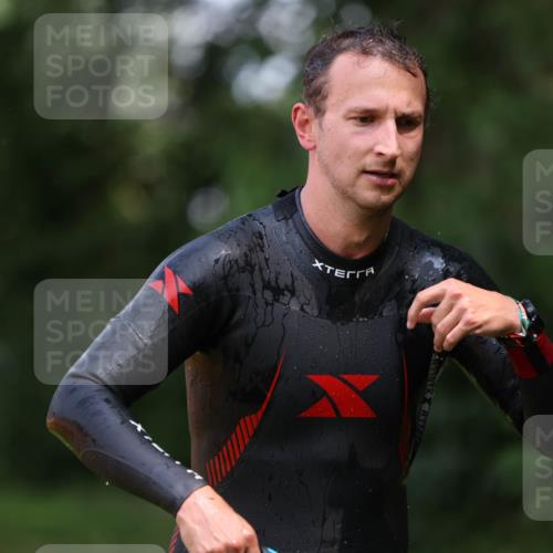 15.06.2025 - 7 Türme Triathlon Michael Strokosch http://msf.ph/oto/7968036 15.06.2025 12:53:54 Schwimmen 760, 862, 1072, 1133, 1156, 1181 meine-sportfotos.de