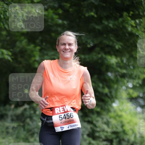 15.06.2025 - REWE Women's Run Jannik Wohlers http://msf.ph/oto/7968111 15.06.2025 10:03:14 Laufen 5456 meine-sportfotos.de
