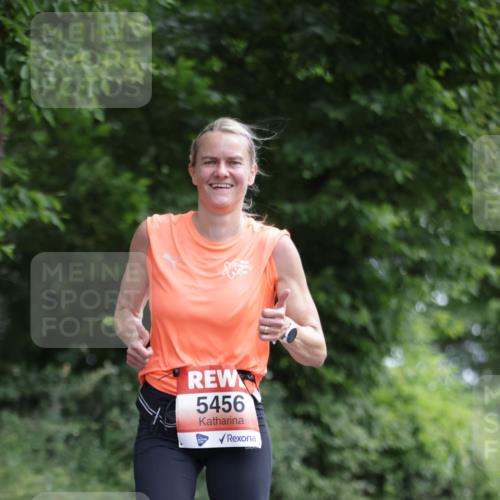 15.06.2025 - REWE Women's Run Jannik Wohlers http://msf.ph/oto/7968114 15.06.2025 10:03:14 Laufen 5456 meine-sportfotos.de
