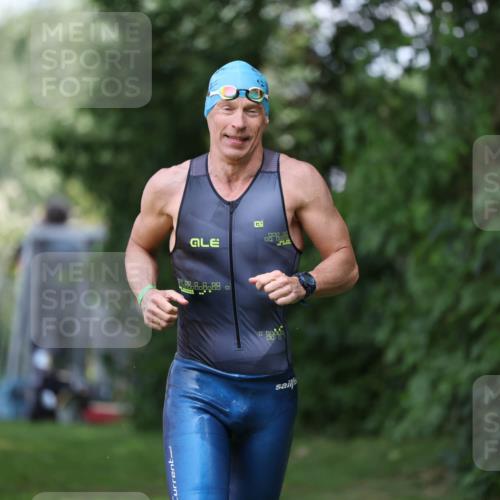 15.06.2025 - 7 Türme Triathlon Michael Strokosch http://msf.ph/oto/7968128 15.06.2025 12:54:09 Schwimmen 734, 760, 862, 930, 978, 990, 996, 1016, 1045, 1181 meine-sportfotos.de