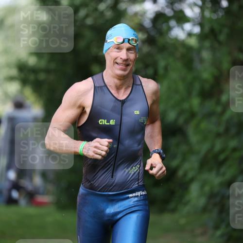 15.06.2025 - 7 Türme Triathlon Michael Strokosch http://msf.ph/oto/7968133 15.06.2025 12:54:09 Schwimmen 734, 760, 862, 930, 978, 990, 996, 1016, 1045, 1181 meine-sportfotos.de