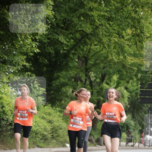 15.06.2025 - REWE Women's Run Jannik Wohlers http://msf.ph/oto/7968187 15.06.2025 10:03:19 Laufen 5334, 5513, 5335 meine-sportfotos.de