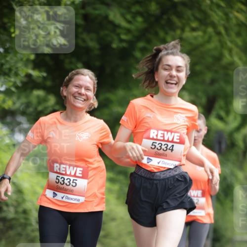15.06.2025 - REWE Women's Run Jannik Wohlers http://msf.ph/oto/7968212 15.06.2025 10:03:21 Laufen 5335, 5334, 2 meine-sportfotos.de